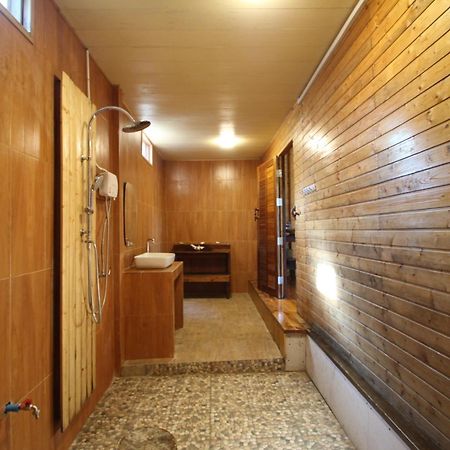 Longbay Lipe Hotel Bagian luar foto