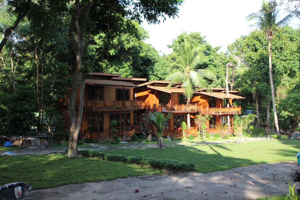 Longbay Lipe Hotel Bagian luar foto