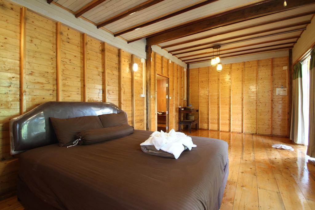 Longbay Lipe Hotel Bagian luar foto
