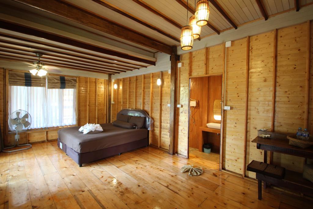 Longbay Lipe Hotel Bagian luar foto